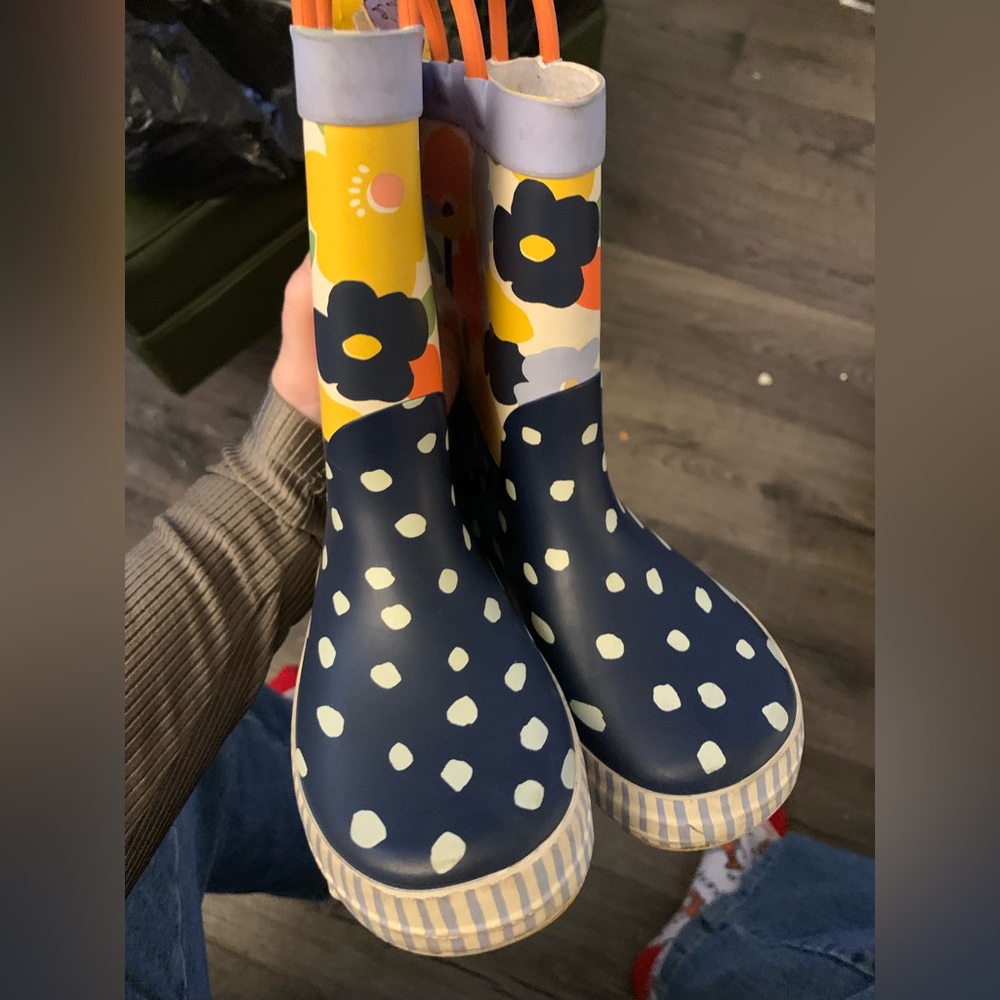 Size toddler 8 train boots
